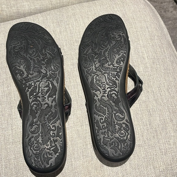 Naot sandals - Picture 4 of 4